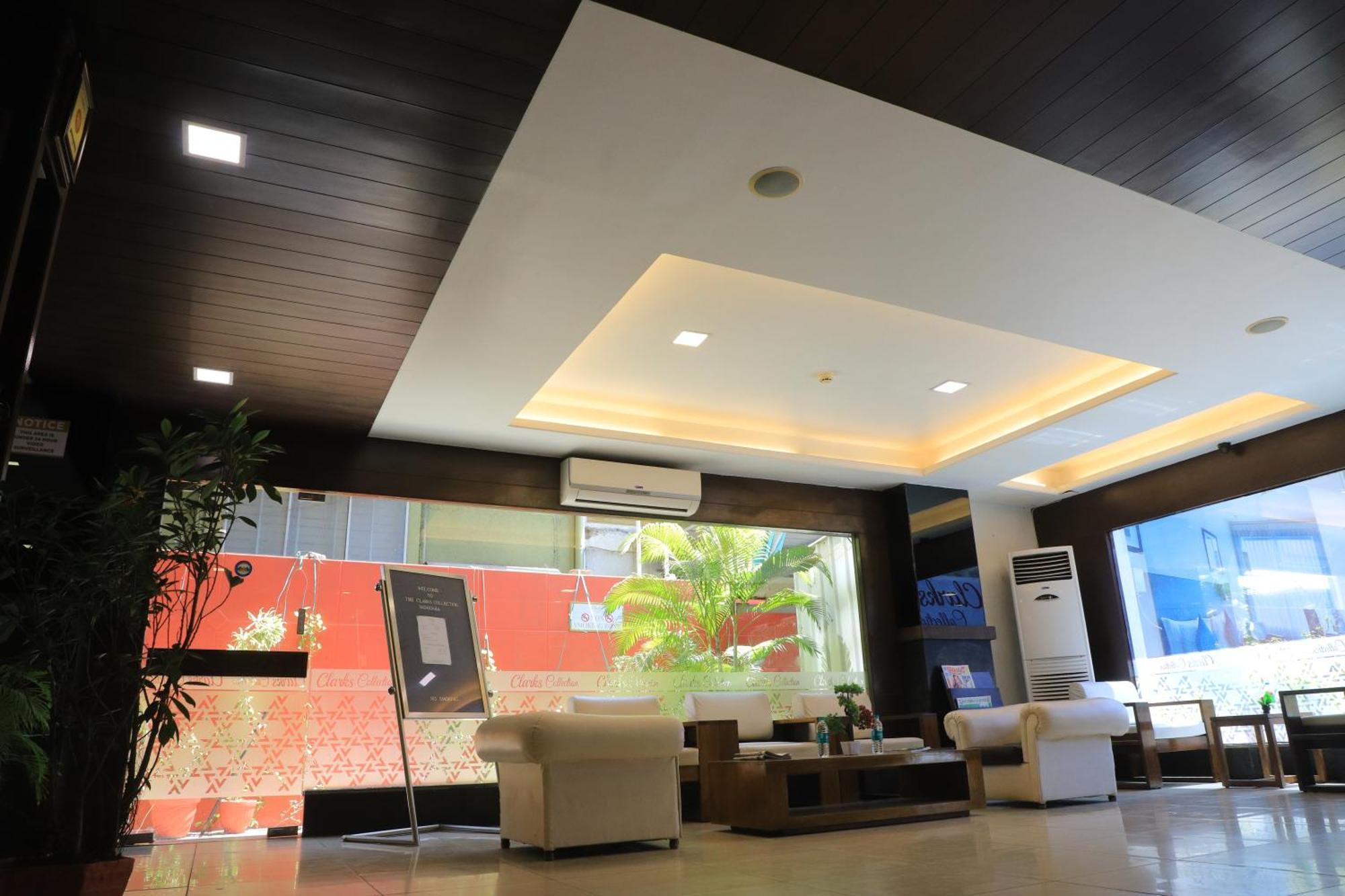 Hotel Clarks Collection Vadodara Exteriör bild